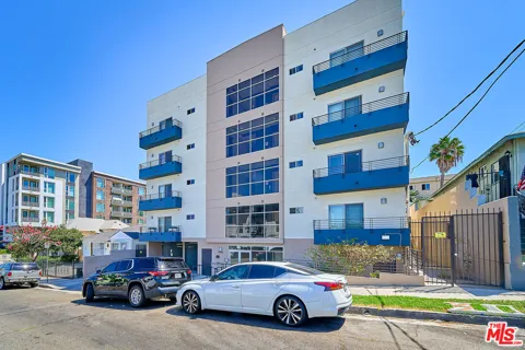 1042 S Kingsley Drive