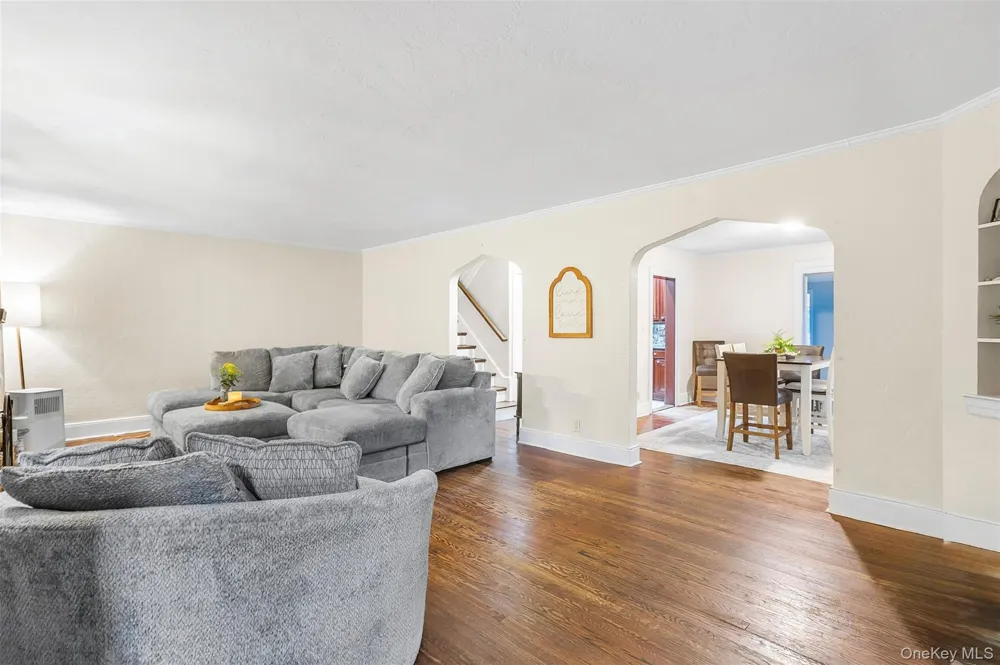 254 E Argyle Street Valley Stream, NY 11580