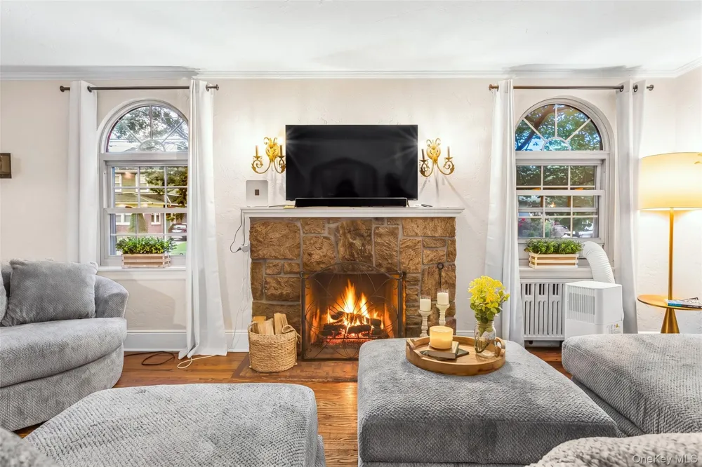 254 E Argyle Street Valley Stream, NY 11580