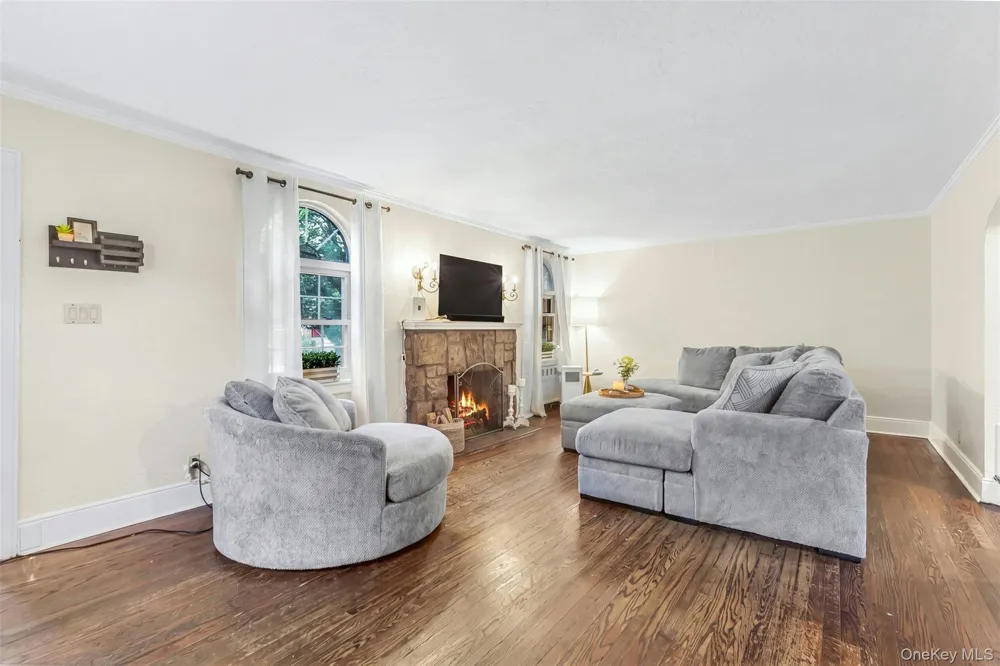 254 E Argyle Street Valley Stream, NY 11580