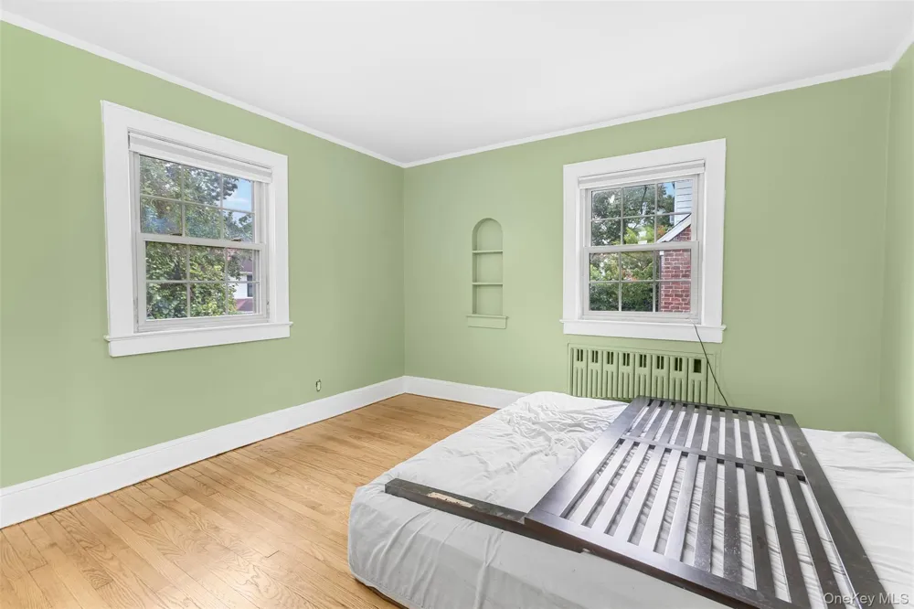 254 E Argyle Street Valley Stream, NY 11580