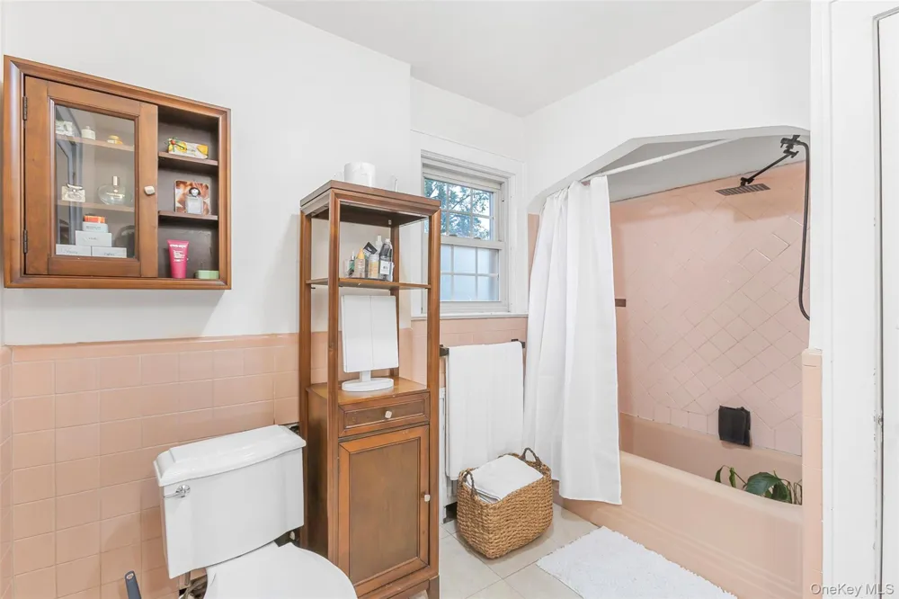 254 E Argyle Street Valley Stream, NY 11580