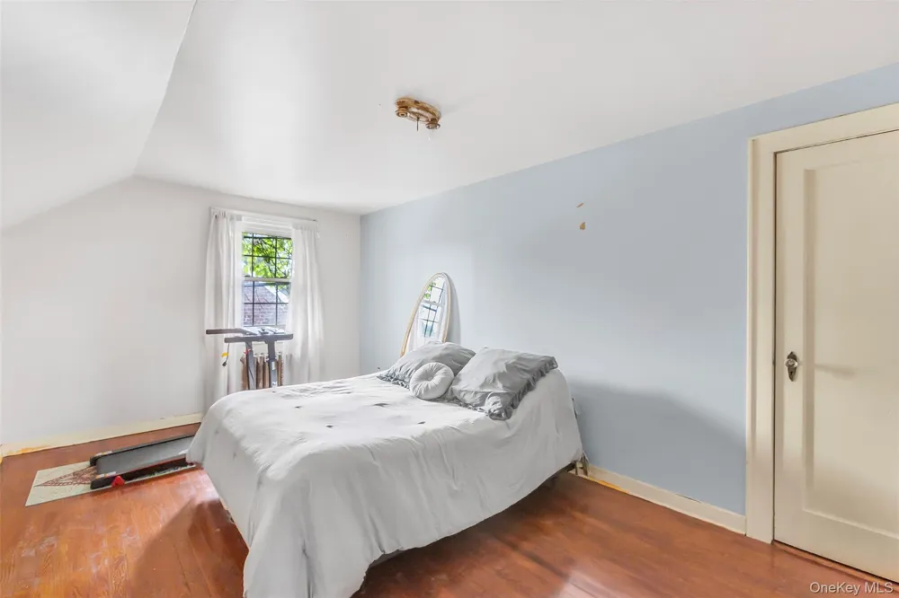 254 E Argyle Street Valley Stream, NY 11580