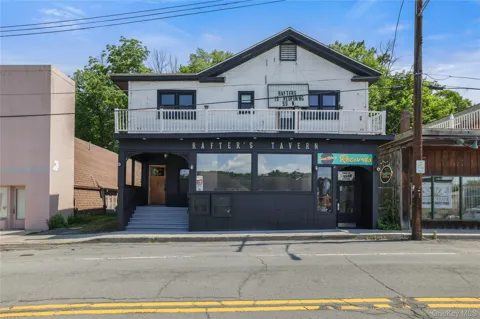 28 Upper Main Street