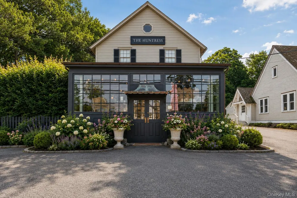 259 Westchester Avenue Pound Ridge, NY 10576