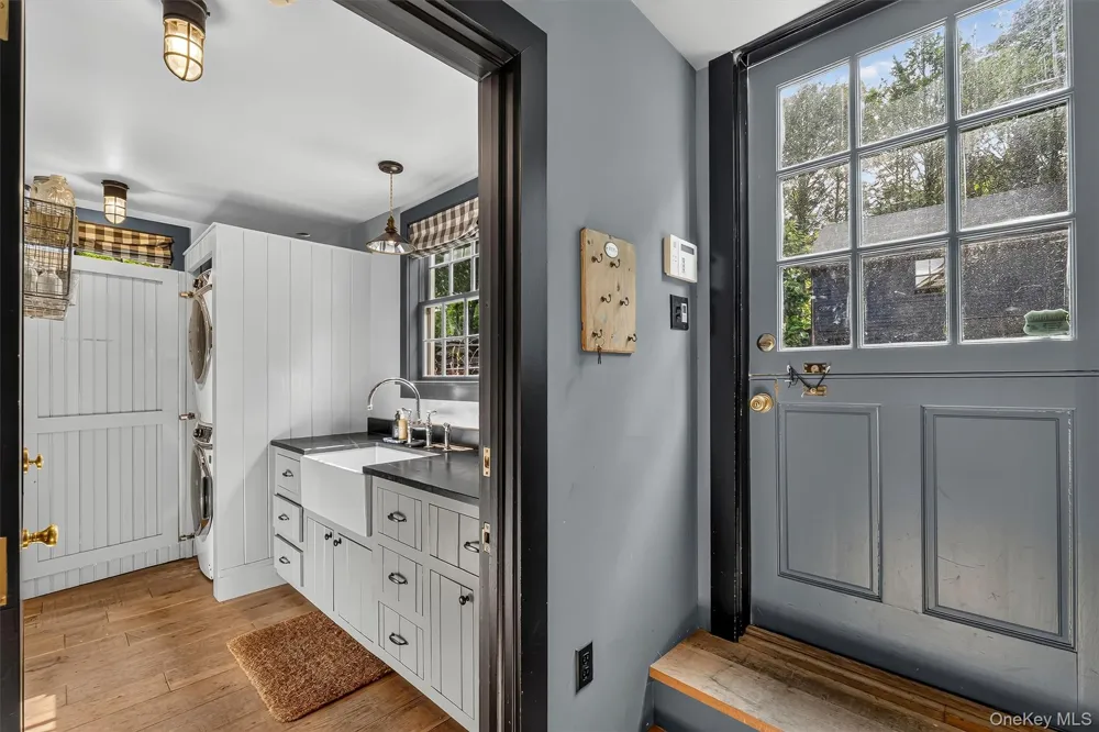 259 Westchester Avenue Pound Ridge, NY 10576