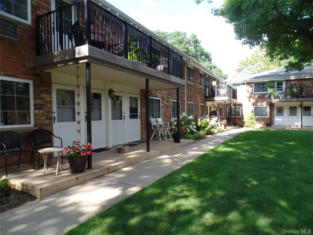 178 Jervis Avenue #178 Farmingdale, NY 11735