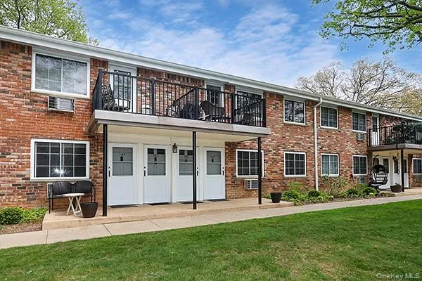 178 Jervis Avenue #178 Farmingdale, NY 11735