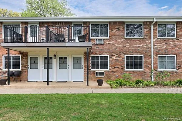178 Jervis Avenue #178 Farmingdale, NY 11735