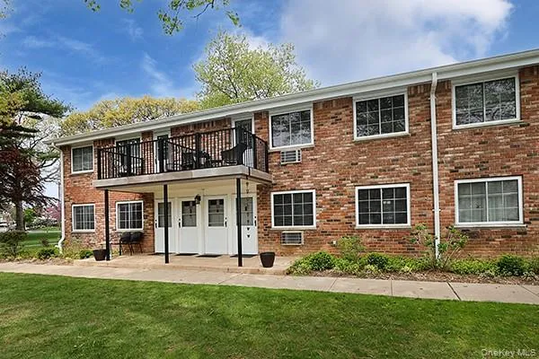 178 Jervis Avenue #178 Farmingdale, NY 11735