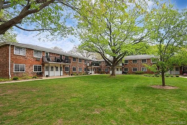 178 Jervis Avenue #178 Farmingdale, NY 11735