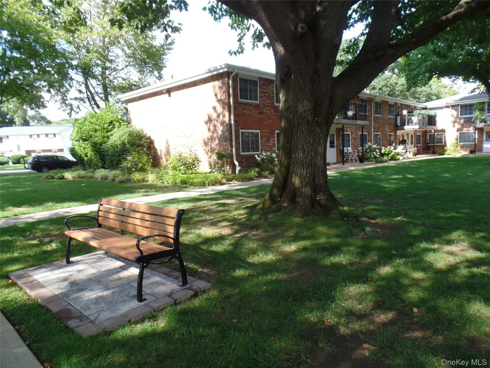 178 Jervis Avenue #178 Farmingdale, NY 11735