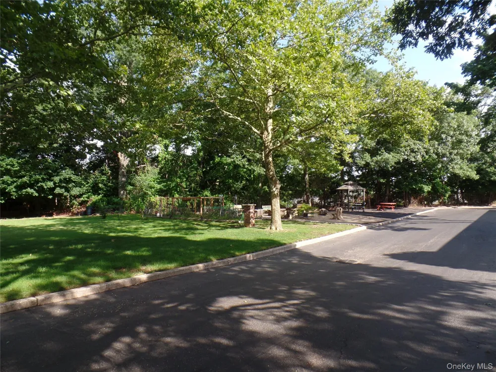 178 Jervis Avenue #178 Farmingdale, NY 11735