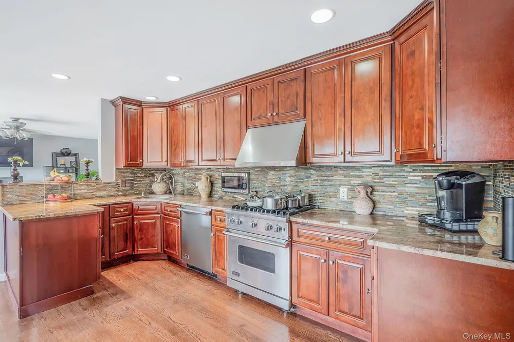 64 Mowbray Avenue Bay Shore, NY 11706