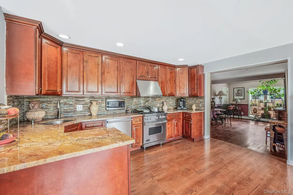 64 Mowbray Avenue Bay Shore, NY 11706