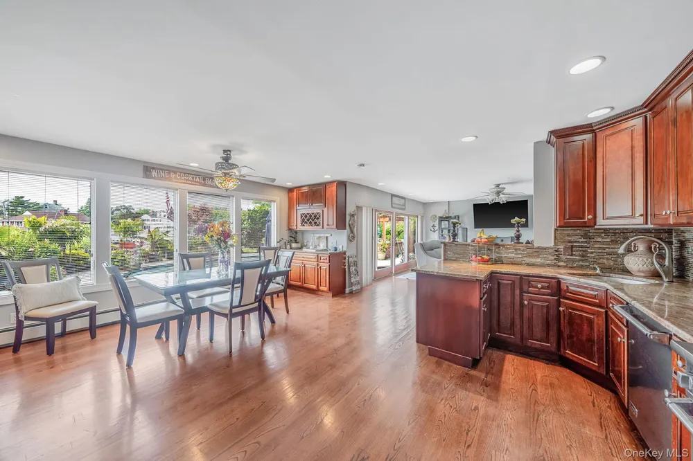 64 Mowbray Avenue Bay Shore, NY 11706