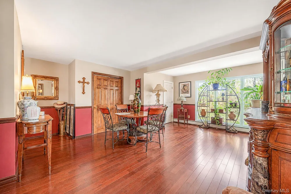 64 Mowbray Avenue Bay Shore, NY 11706