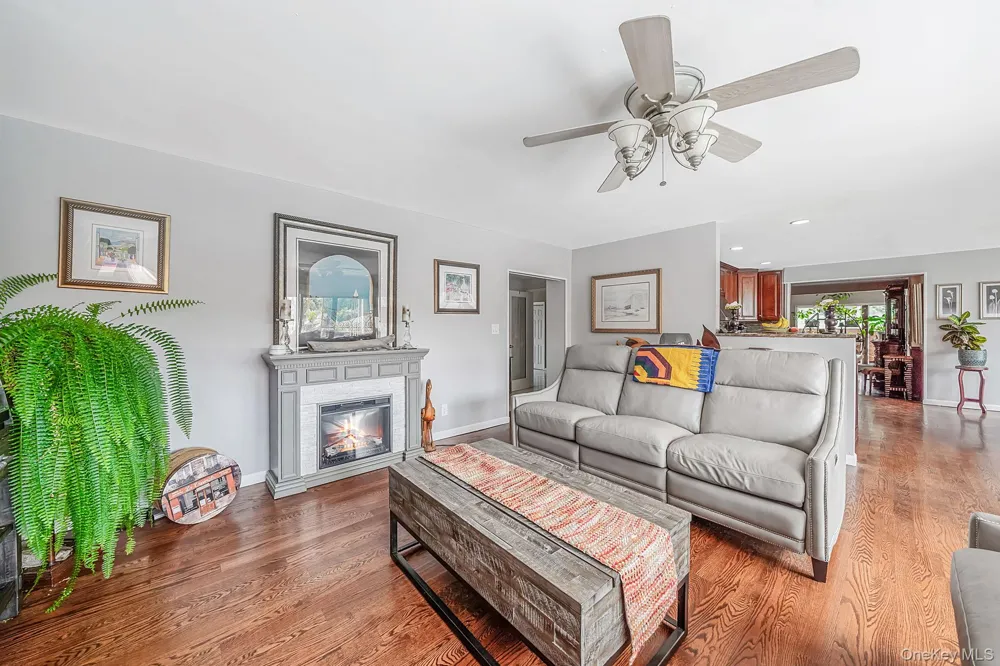 64 Mowbray Avenue Bay Shore, NY 11706