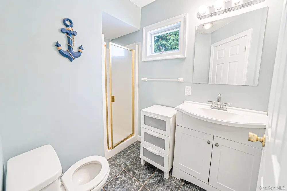 64 Mowbray Avenue Bay Shore, NY 11706