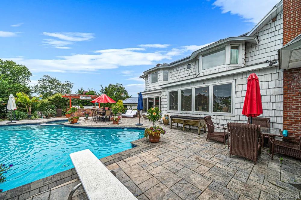 64 Mowbray Avenue Bay Shore, NY 11706