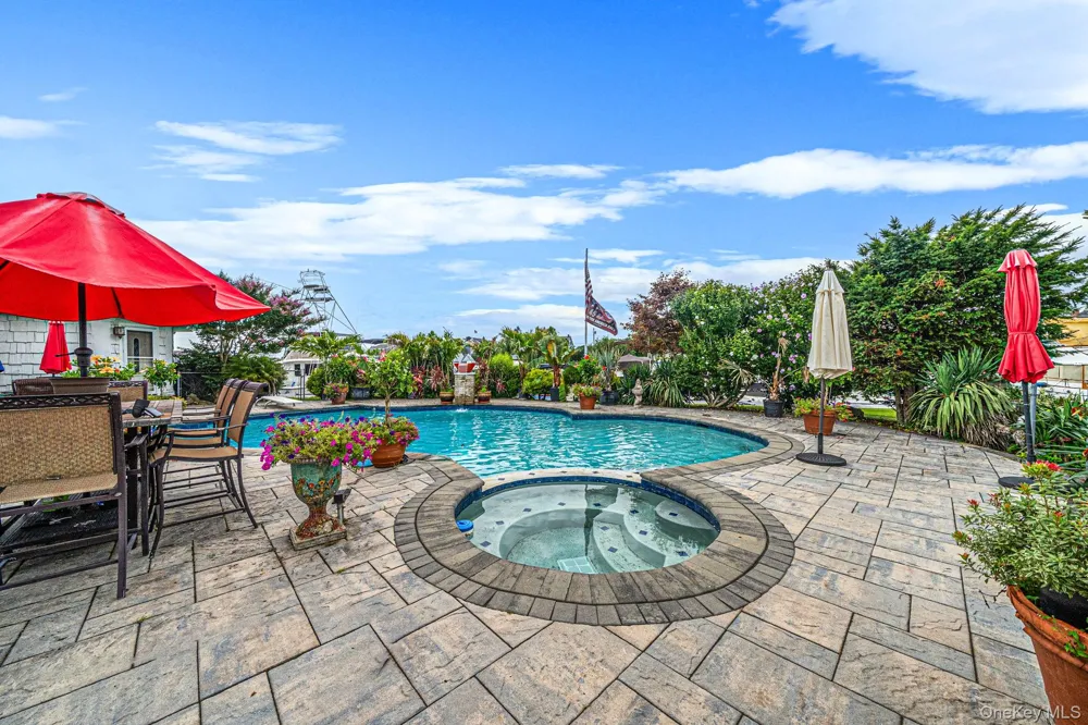 64 Mowbray Avenue Bay Shore, NY 11706