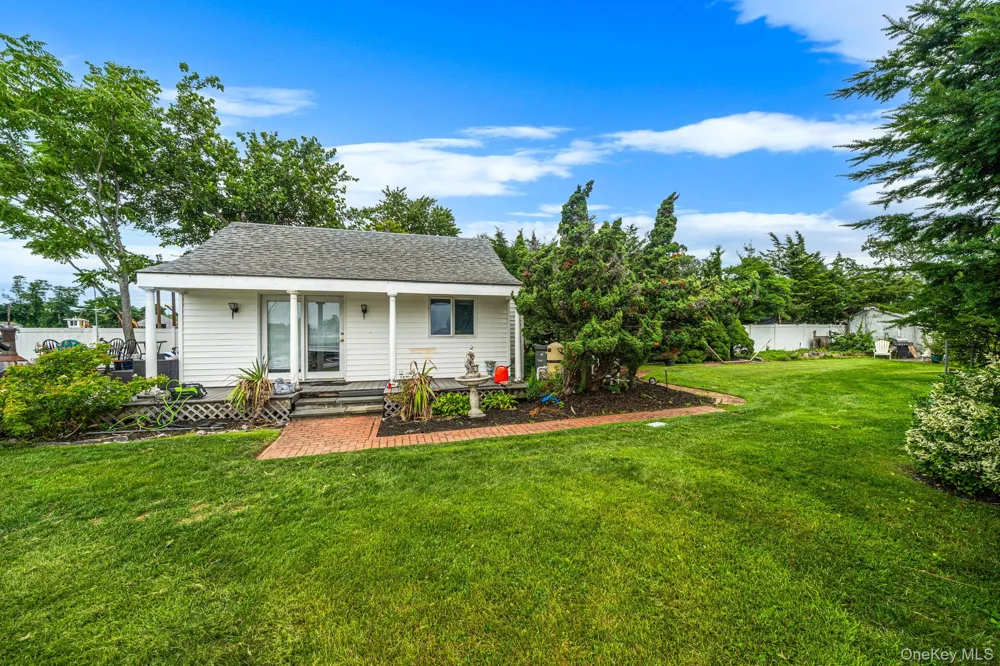 64 Mowbray Avenue Bay Shore, NY 11706