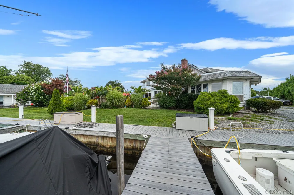 64 Mowbray Avenue Bay Shore, NY 11706