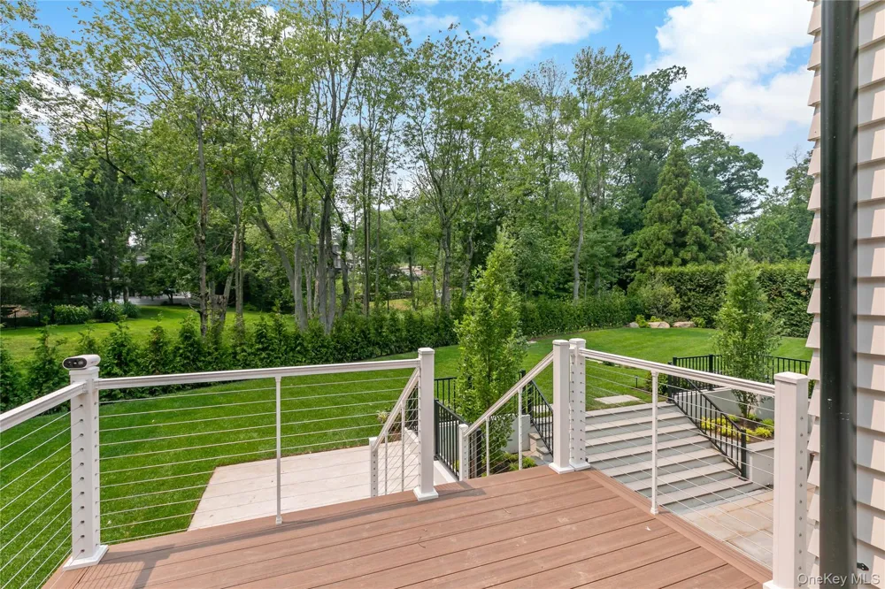 14 Kolbert Drive Scarsdale, NY 10583