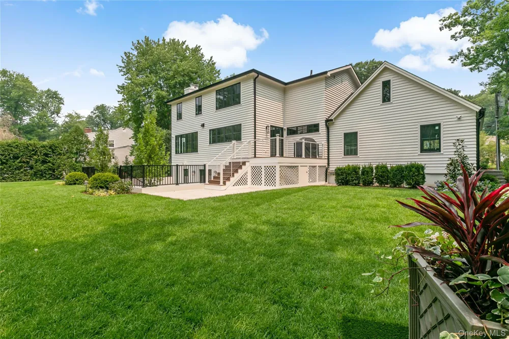 14 Kolbert Drive Scarsdale, NY 10583