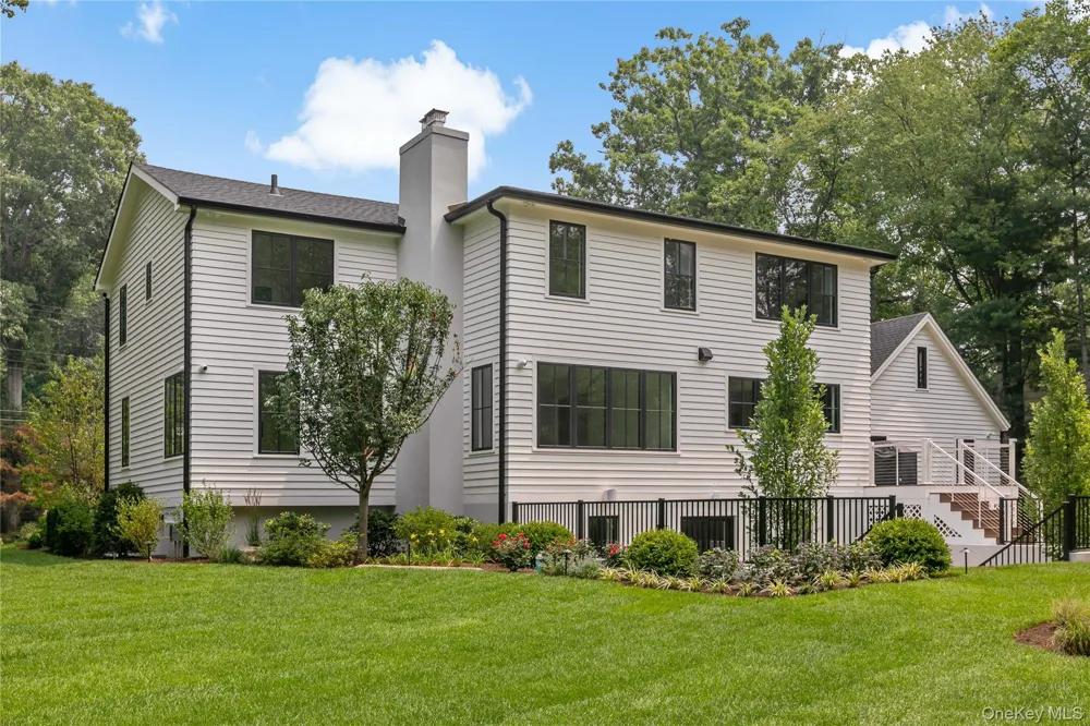 14 Kolbert Drive Scarsdale, NY 10583