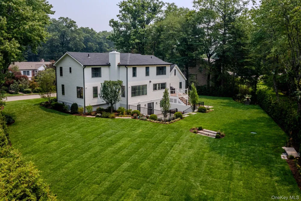14 Kolbert Drive Scarsdale, NY 10583