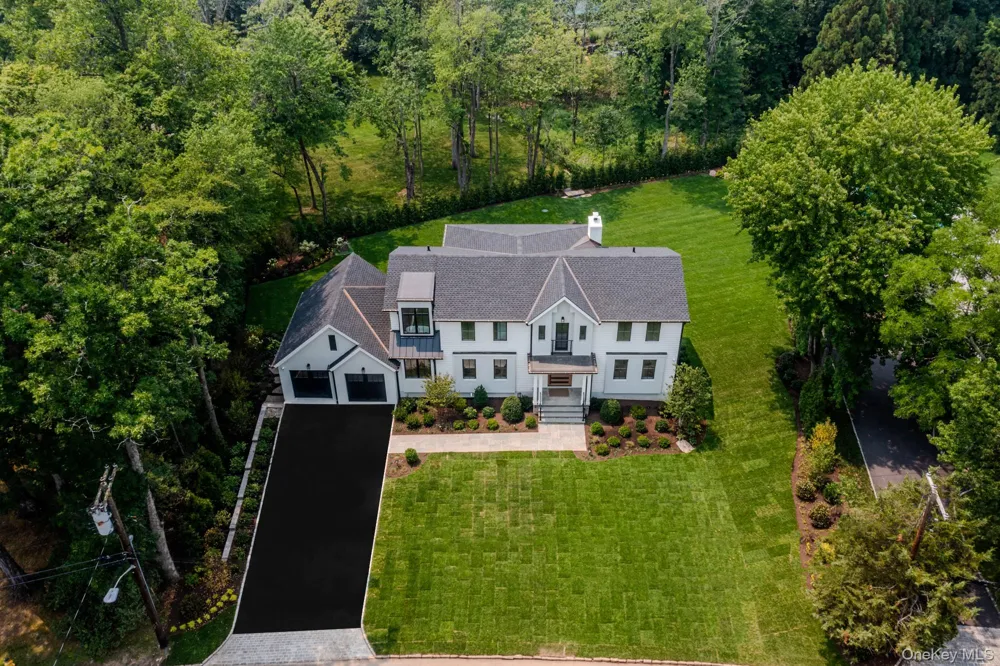 14 Kolbert Drive Scarsdale, NY 10583