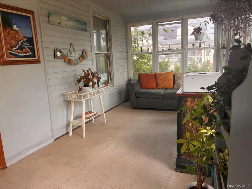 305 Bayville Avenue Bayville, NY 11709