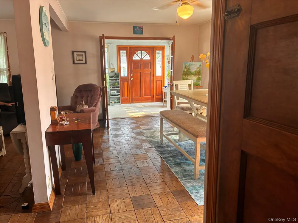 305 Bayville Avenue Bayville, NY 11709