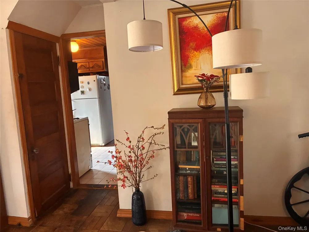 305 Bayville Avenue Bayville, NY 11709