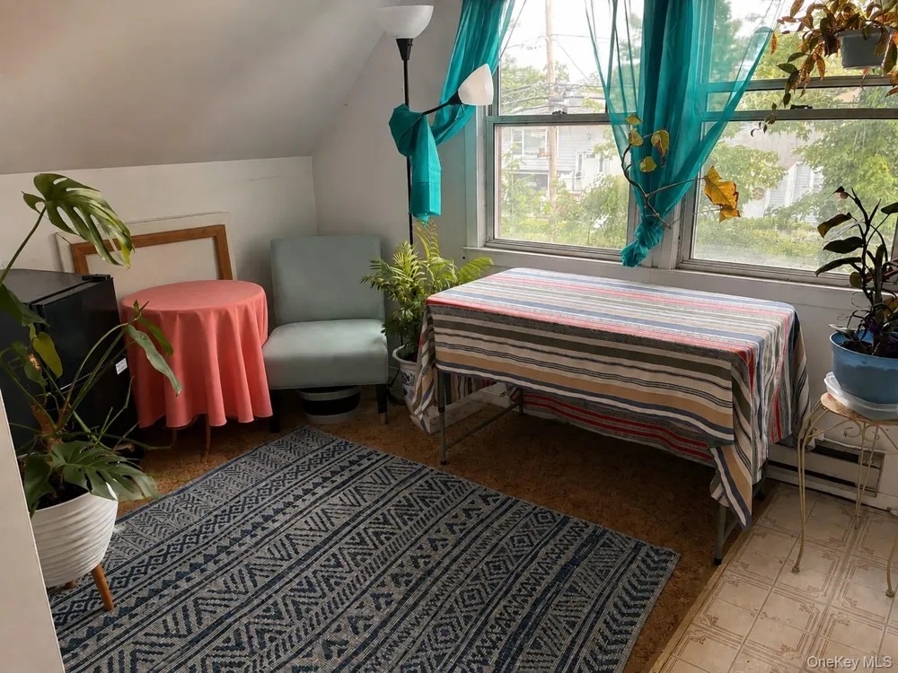 305 Bayville Avenue Bayville, NY 11709