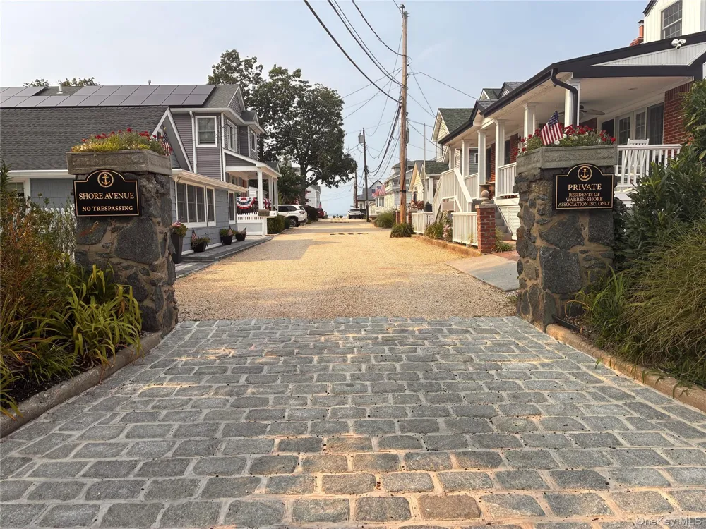 305 Bayville Avenue Bayville, NY 11709