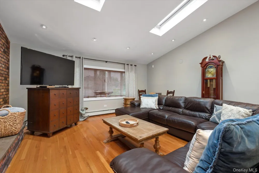 1118 Howard Drive Westbury, NY 11590