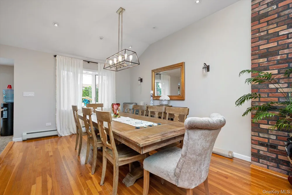 1118 Howard Drive Westbury, NY 11590