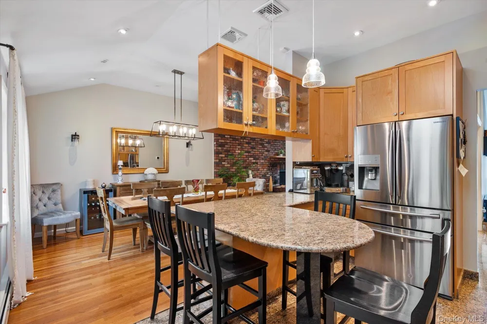 1118 Howard Drive Westbury, NY 11590