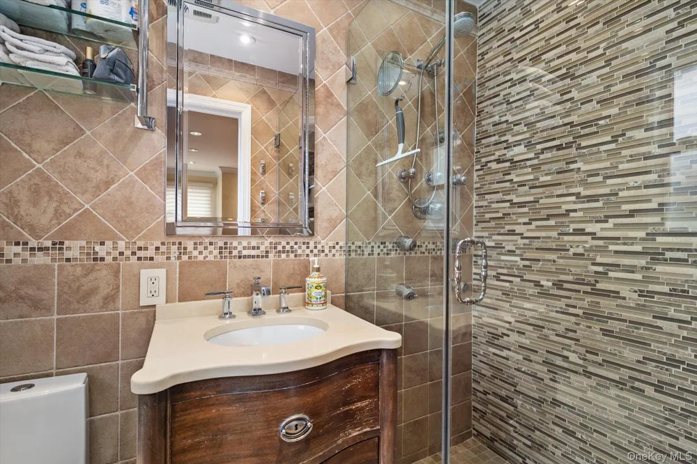 1118 Howard Drive Westbury, NY 11590