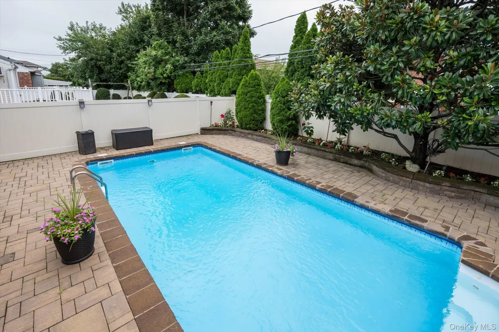 1118 Howard Drive Westbury, NY 11590