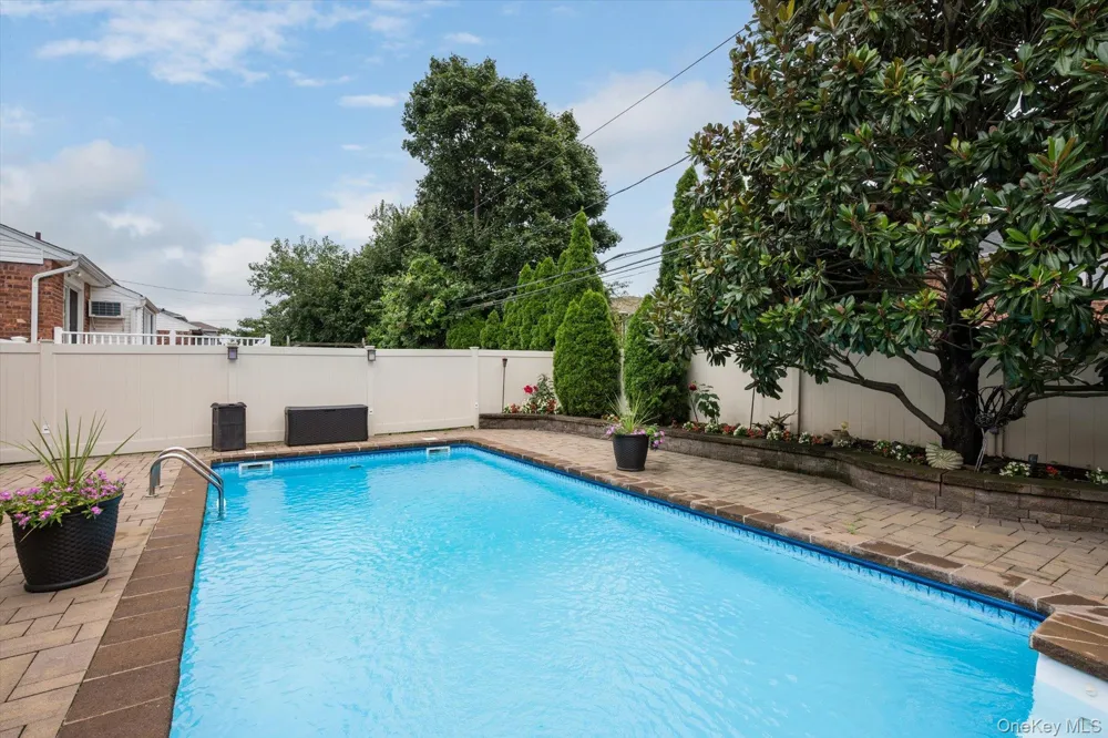1118 Howard Drive Westbury, NY 11590