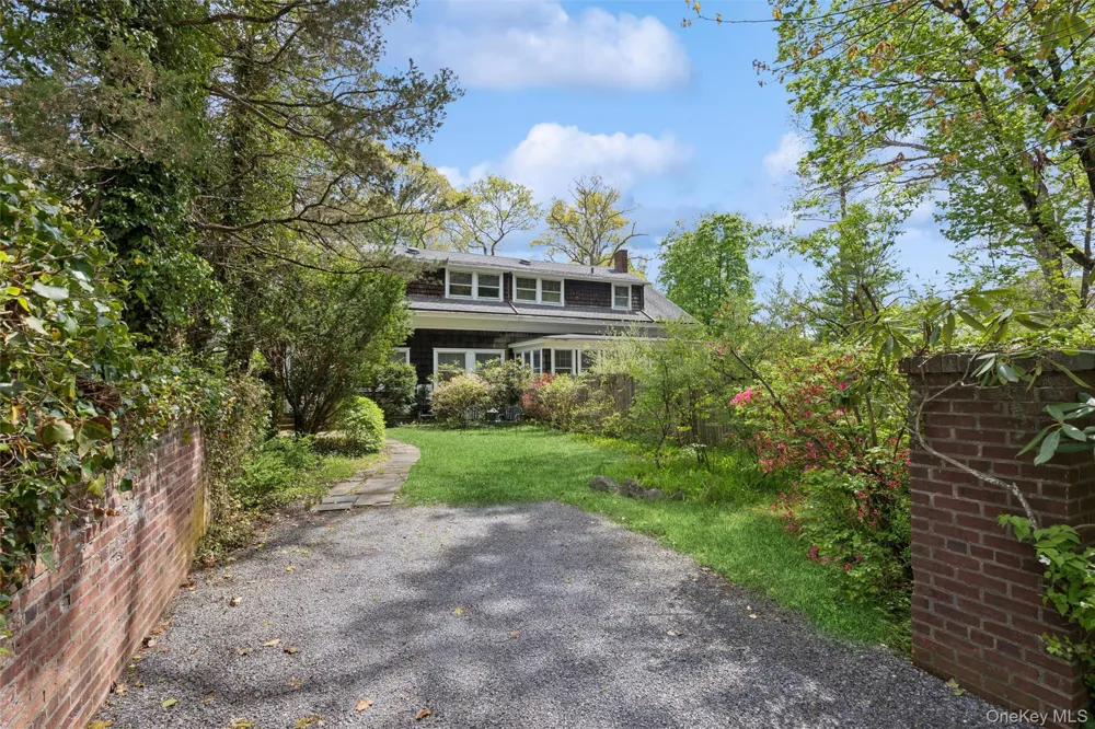 208A Wheatley Road Old Westbury, NY 11568
