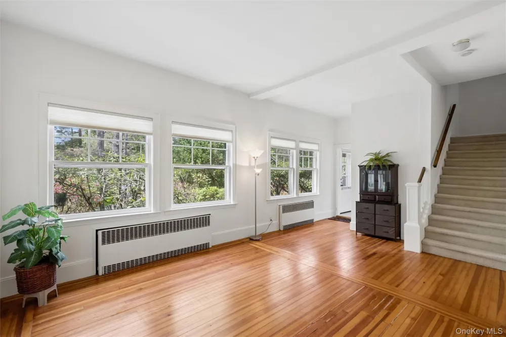 208A Wheatley Road Old Westbury, NY 11568