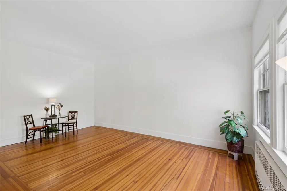 208A Wheatley Road Old Westbury, NY 11568
