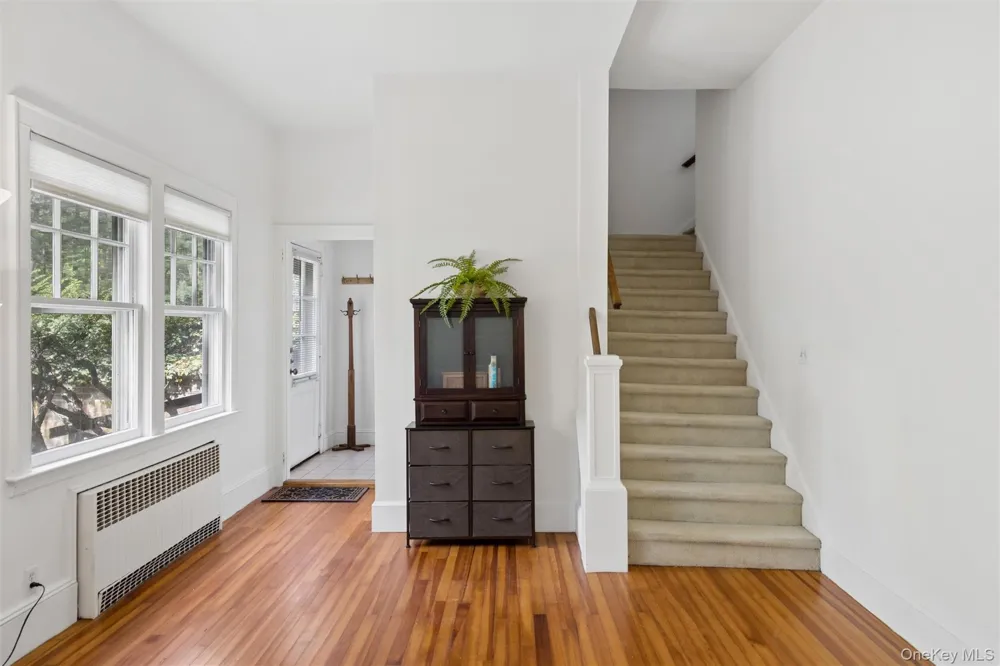 208A Wheatley Road Old Westbury, NY 11568