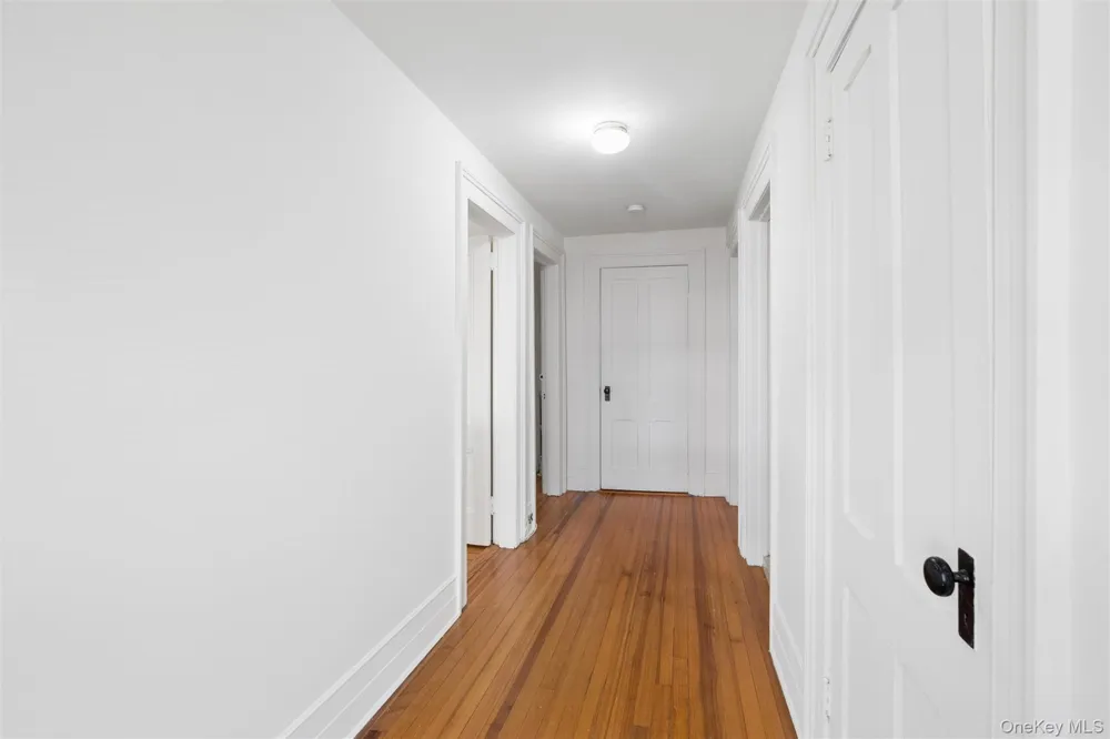 208A Wheatley Road Old Westbury, NY 11568