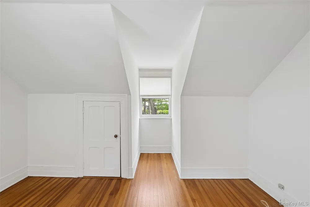 208A Wheatley Road Old Westbury, NY 11568