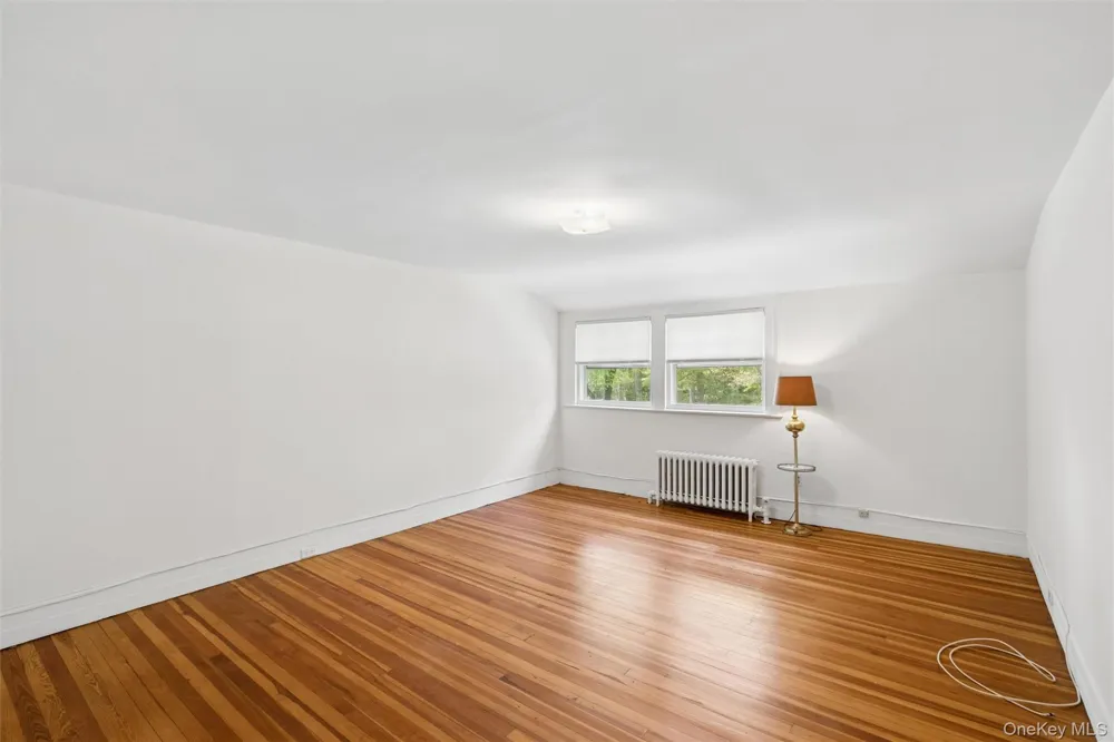 208A Wheatley Road Old Westbury, NY 11568